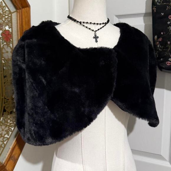 Y2K BCX Dress Black Soft Fluffy Faux Fur Goth Glam Cropped Cape / Shawl S - Picture 2 of 7